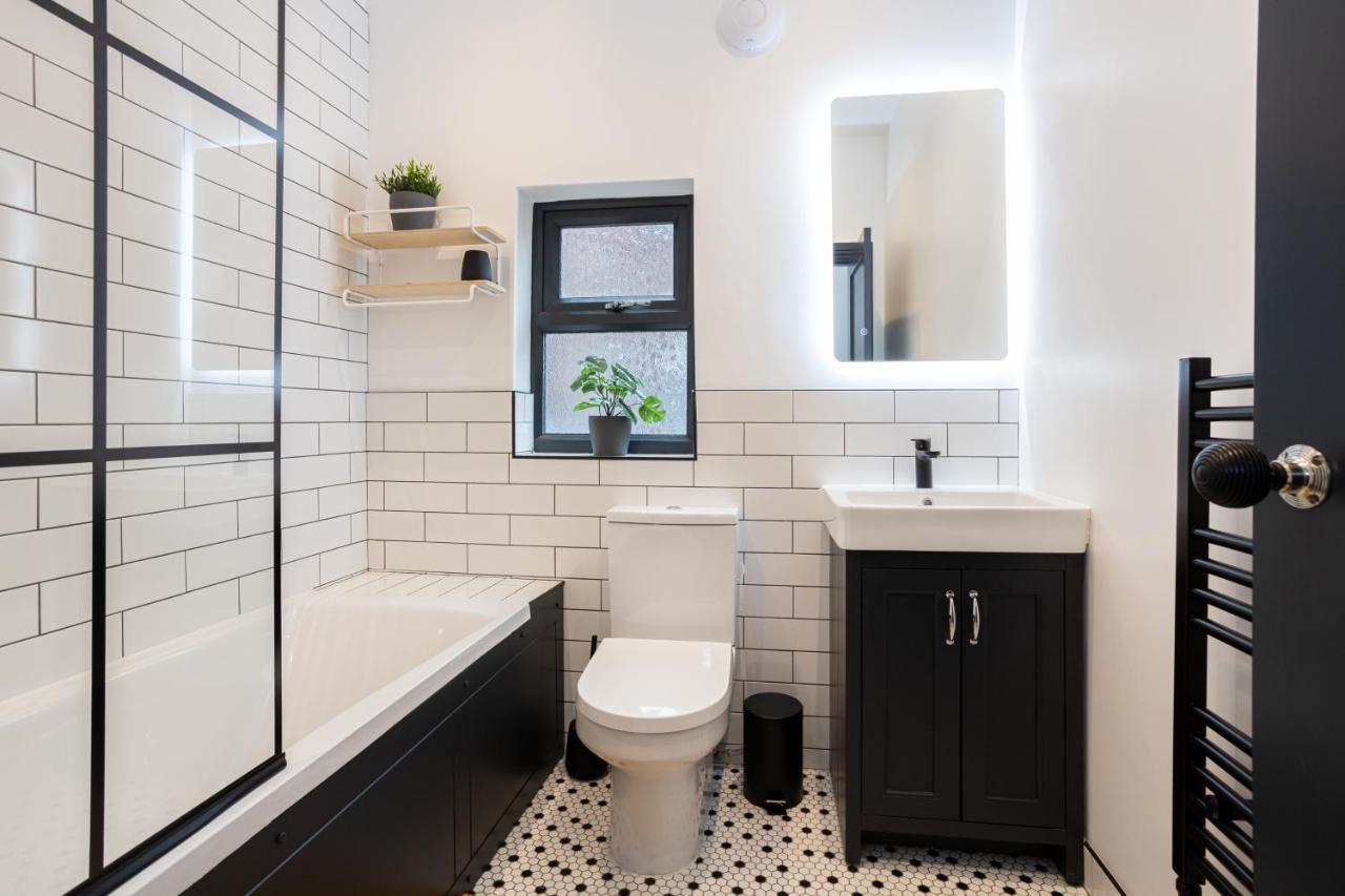 Stunning Scandi 3 Bed House In Manchester-Parking Villa Ngoại thất bức ảnh